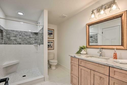 Renovated Lakeside Home With Private Boat Dock!