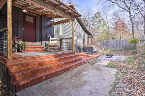 House In The Woods In Ooltewah With Fire Pit!