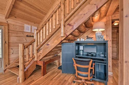 Center Hill Lake Cabin With Wraparound Deck!