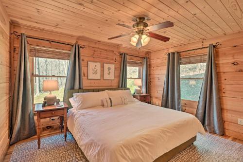 Center Hill Lake Cabin With Wraparound Deck!
