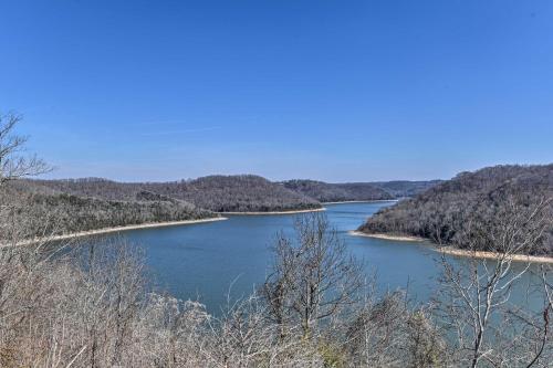 Center Hill Lake Cabin With Wraparound Deck!