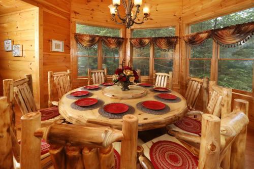 Majestic Manor Cabin