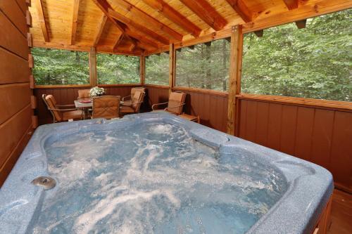 Majestic Manor Cabin