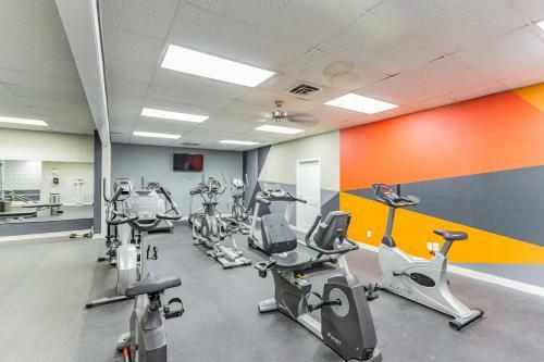 Apartamento Fully Furnished Downtown Studio - Walk Score 85