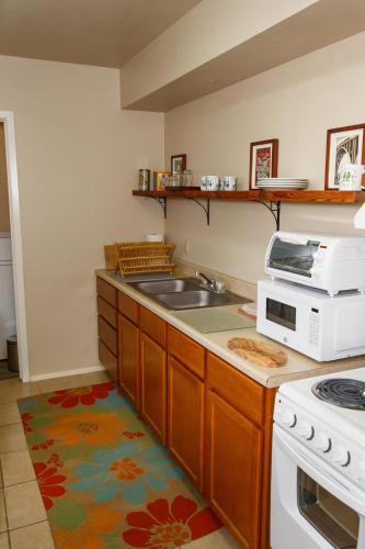 The Blue Room, Alpine - Charming Studio, Great Location! Residence