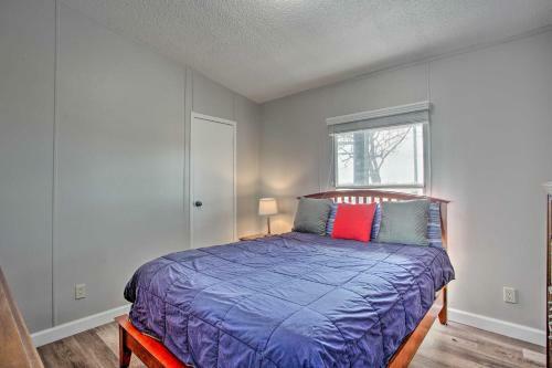 Cozy And Quiet Aubrey Getaway With Pasture Views!