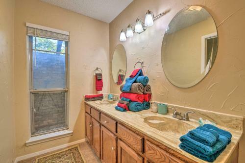 Bedford Digs With Private Pool And Rec Room!