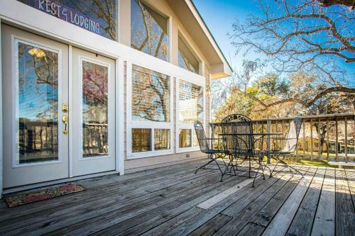 Cozy Retreat On Lake Lbj
