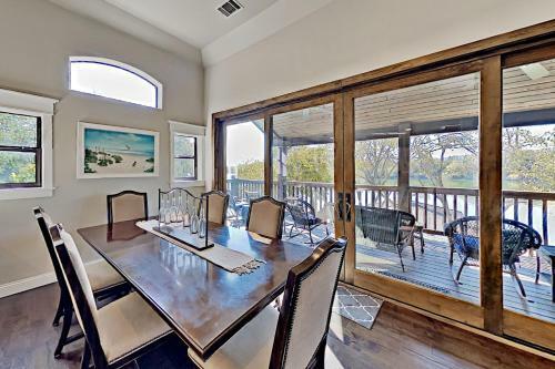 Opulent Waterfront 118b
