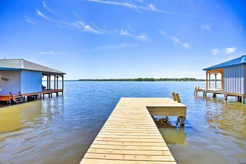Pet-friendly Lakefront Abode With Hot Tub!