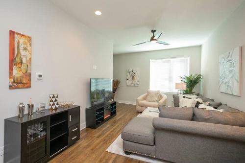 Luxury Townhome Skyline Views Mins To Dt