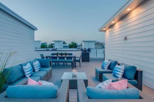 4 Connecting Condos - Sleeps 38 - Firepits - Garages - Rooftops Decks - Great Views - Security