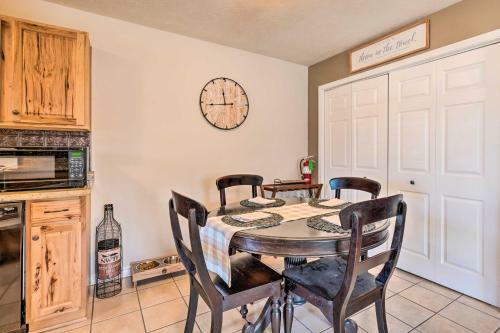 Charming Abode With Yard About 2 Mi To Texas Aandm!