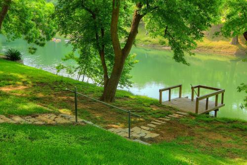 Riverfront Haven Prd 1062