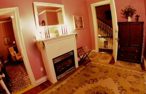 Bed & Breakfast Center Harbor Sutton House B & B