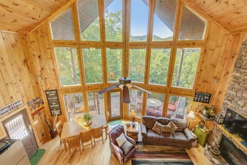 Livin On Mountain Time Holiday Home