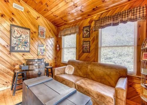 A Smokin View #1844 By Aunt Bug's Cabin Rentals