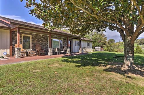 Expansive Ranch Home With Mtn Views And Game Room