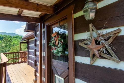 Bear Claw Cove - Hot Tub, Jacuzzi, Fireplace, View