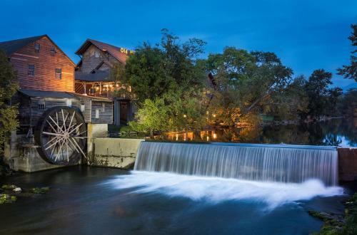 Mountain Splash Lodge