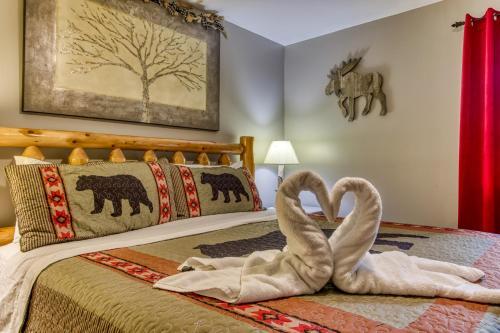 Moose Tracks By Honeybearcabins 5br 4ba Sleeps 15