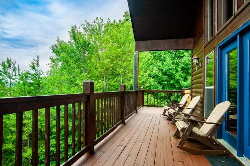Diplomatic Immunity With Hot Tub, Pool Table, And Views
