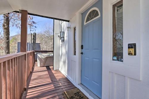 Cozy Home With Fire Pit, 5 Mi To Pigeon Forge