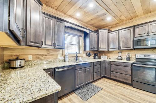 Stone Mountain Lodge Cabin