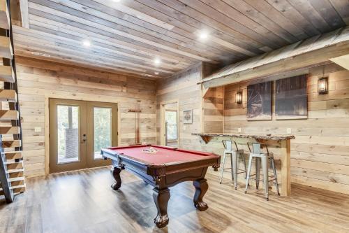 Stone Mountain Lodge Cabin