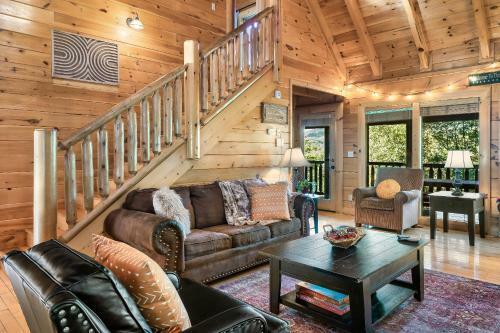Timberwolf Vista W Hottub Pool Resort View