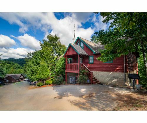 Treeside Retreat - Game Rm, Hottub, Community Pool