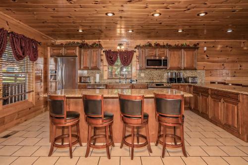 Serenity Mountain Pool Lodge
