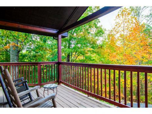 Papa Bear - Private With Hot Tub, Pool Table, And View