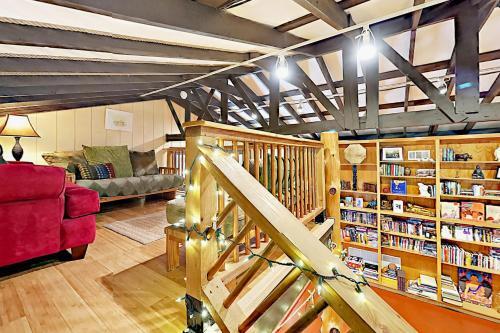 Cabin-style Book House & Writing Barn