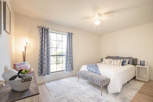 Open 3br/2ba Renovated Smart Home For Entertaining