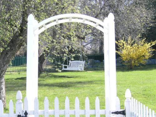 The 1810 Juliand House Bed & Breakfast