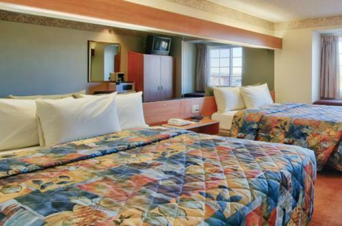 Hotel Western Skies Inn & Suites