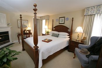 Hotel Lambertville House