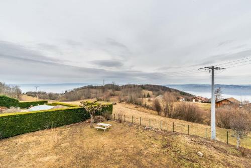 Cool 7-bed Apartment With Lake And Mountain View