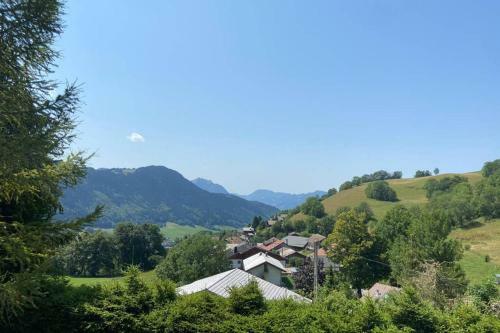 Laprau, House Between Lake & Mountain