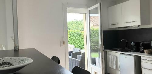 Apartamento Tr�s Bel Appartement Dans Villa Avec Piscine
