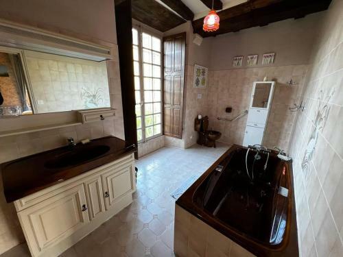 Villa El Castillo - Parc - Rivi�re - 14 Personnes