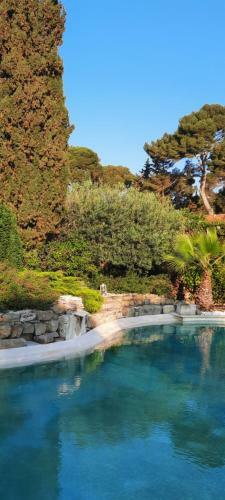 Hostal Le Coq Du Nord - Mailhac G�te Et Chambres D'h�tes