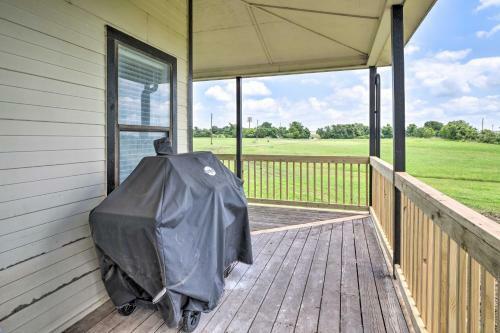 Gingerland Ranch Escape With Wraparound Porch