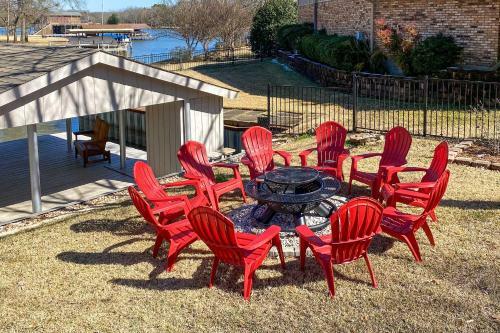 Lakeside Retreat With Dock On Cedar Creek Lake