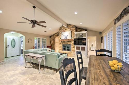 Lakeside Retreat With Dock On Cedar Creek Lake
