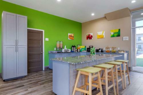 Hotel Quality Inn & Suites