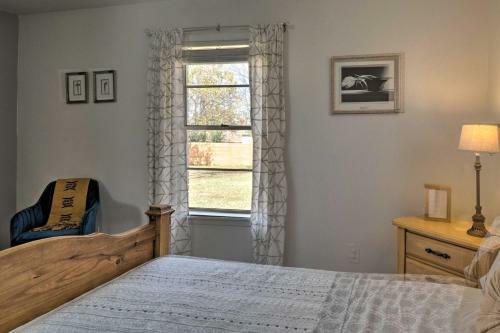 House With Patio, Half Mi To Georgetown Square!