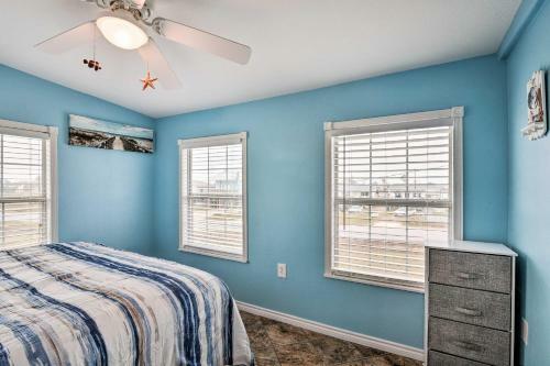Surfside Beach Gem With Deck - 1 Block To Shore