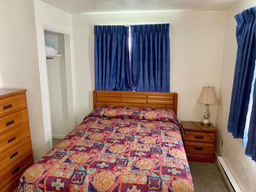 White Caps Motel